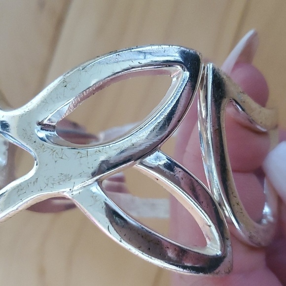 Vintage silver bangle costume jewelry bracelet - Picture 5 of 8